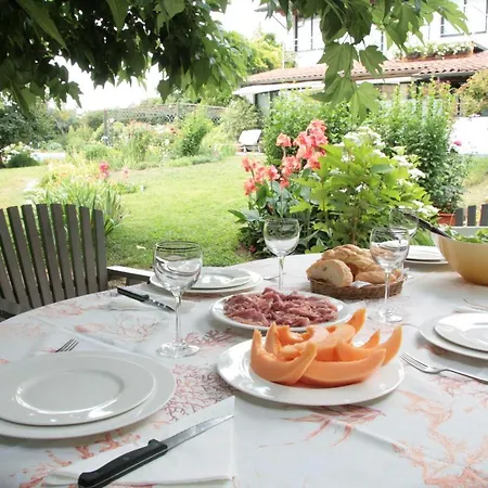 Pietrasanta - Versilia - Arzilla Garden Con Piscina Bed and breakfast *