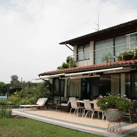 Pietrasanta - Versilia - Arzilla Garden Con Piscina Tonfano