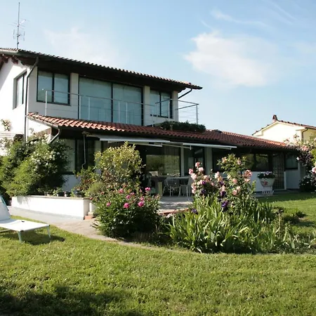 Bed & Breakfast Pietrasanta - Versilia - Arzilla Garden Con Piscina Tonfano